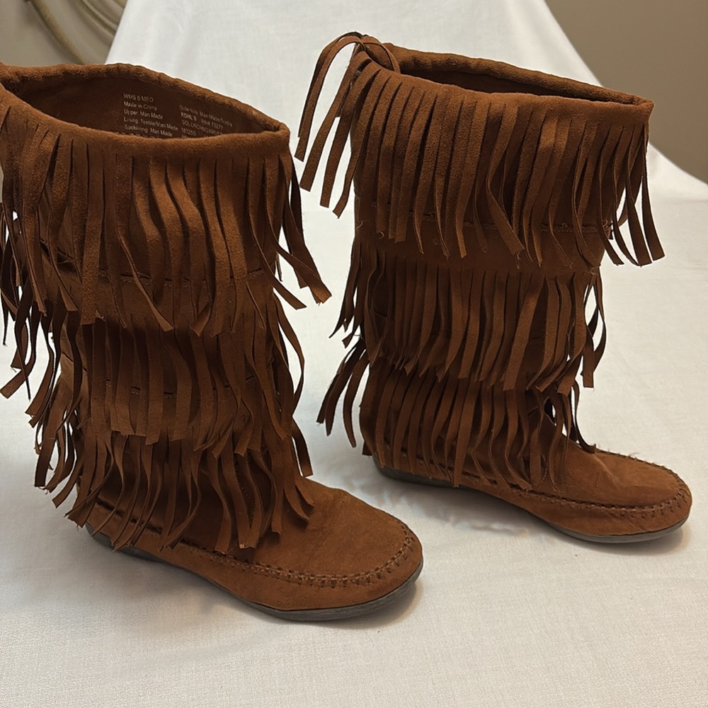 Fringed Rust Brown Moccasin Style Boots Excellent Used Condition- Size 6